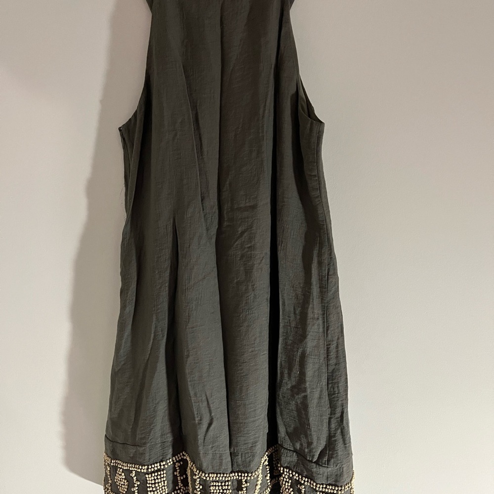 BCBG Size 4 - Picture 9 of 9